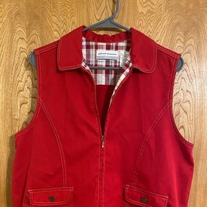 Alfred Dunner Red Vest with Plaid Lining. Size 10 p